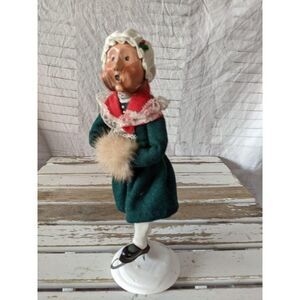 Byers choice‎ girl ice skating Victorian fur muff 1